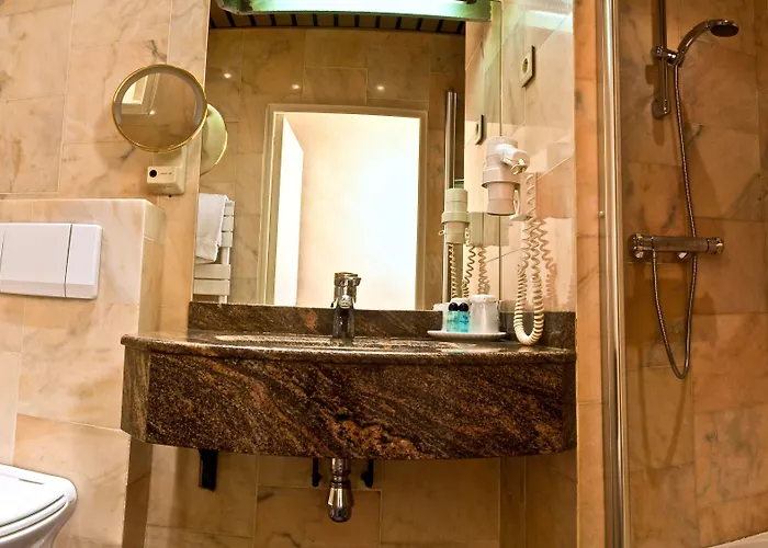 دو ميدي مونبارناس فندق